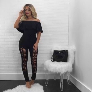 BRAND NEW ! Off the shoulder jumpsuit